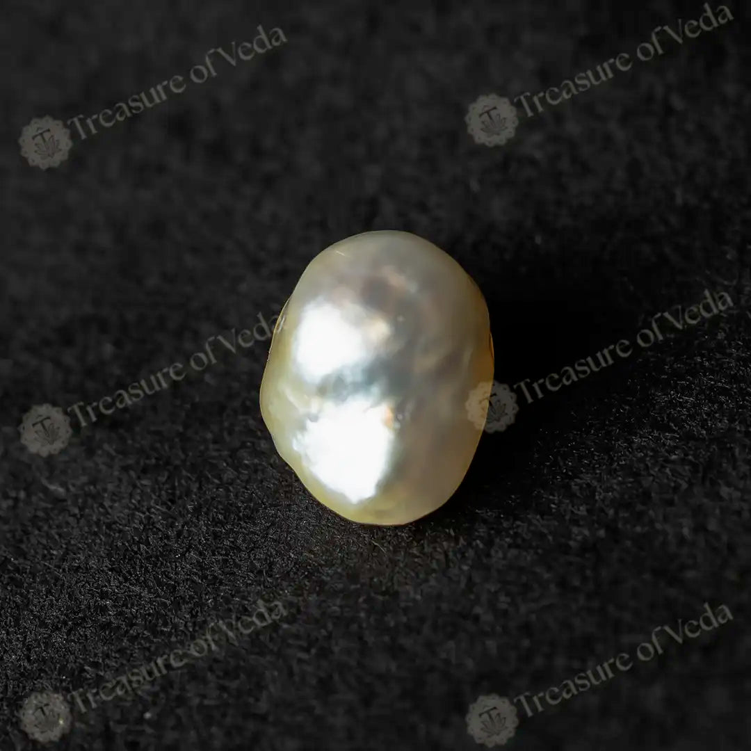 Pearl - 7.8 Carats