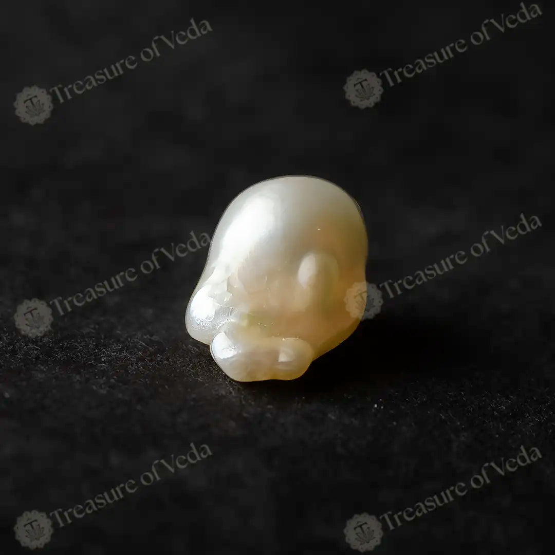 Pearl - 10.9 Carats