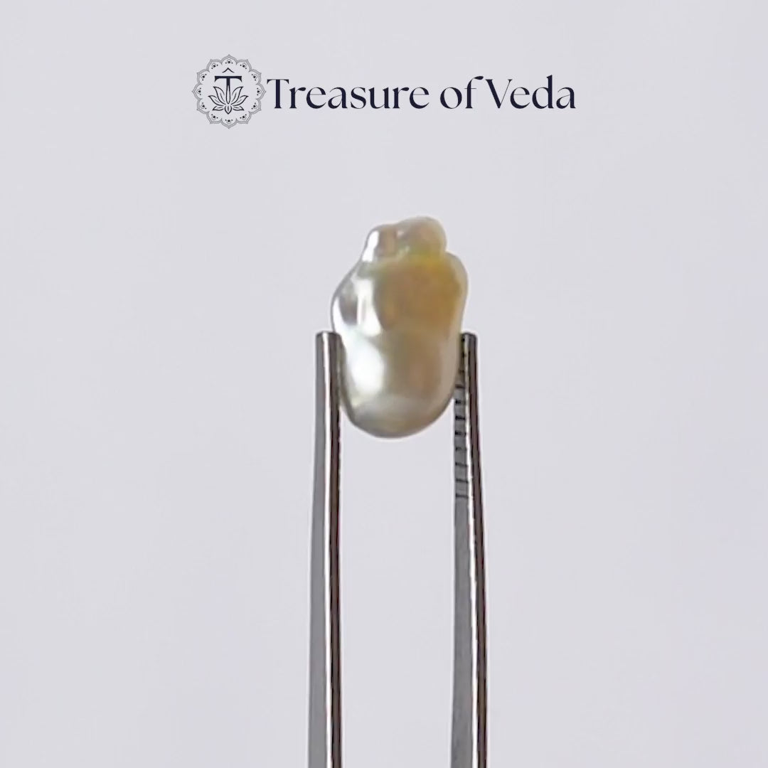 Pearl - 10.9 Carats